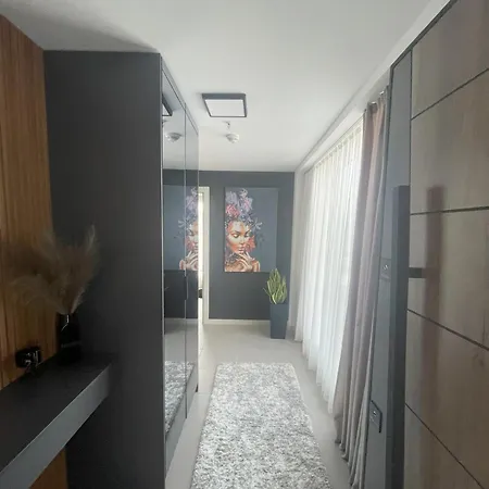 D&s Sky Apartments- 33rd Floor *